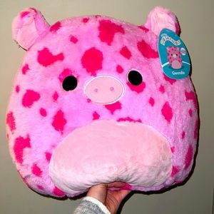 Gwendle the Pig Fuzzamallow Squishmallow 16”